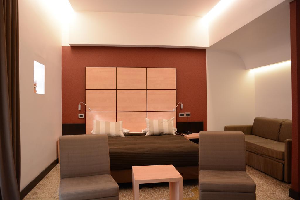 Hotel Cimarosa Naples Exterior photo